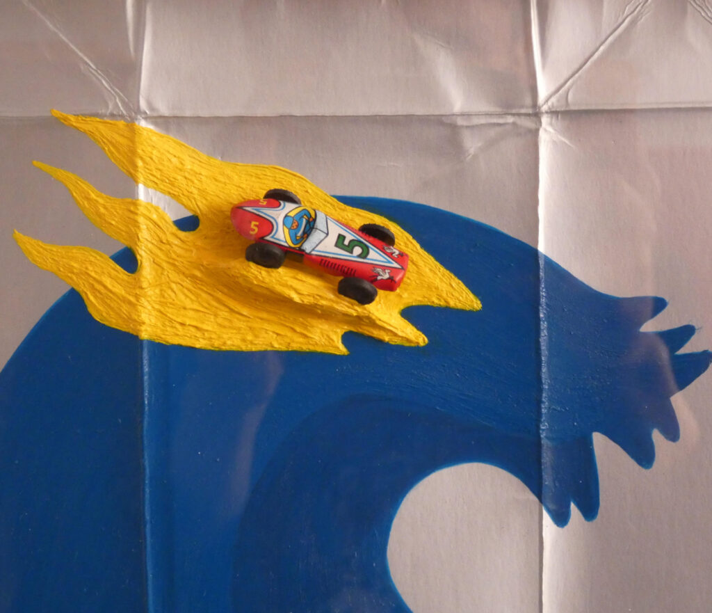 Coche de carreras sobre ola